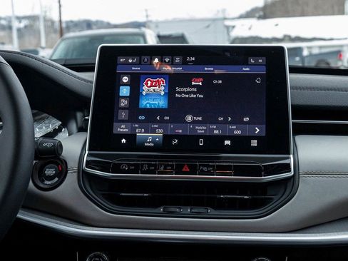 New 2026 Jeep Compass Limited AWD/4WD image 21