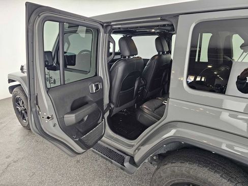 Used 2021 Jeep Wrangler Unlimited Sahara image 15