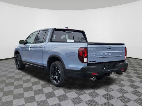 New 2026 Honda Ridgeline Black Edition image 3