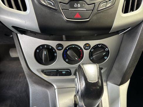 Used 2014 Ford Focus SE w/ Equipment Group 201A FWD image 15