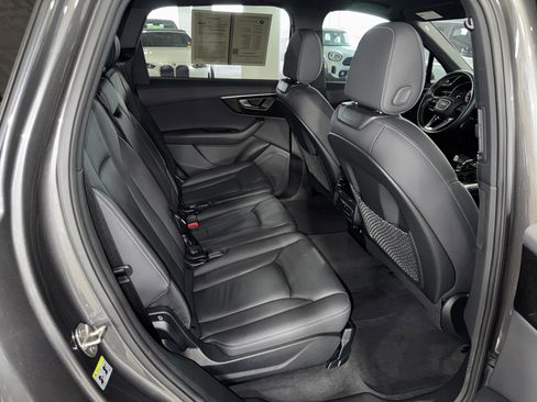 Used 2025 Audi Q7 2.0T Premium w/ Convenience Package image 12