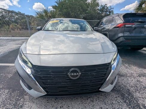 Used 2024 Nissan Altima 2.5 S FWD image 9