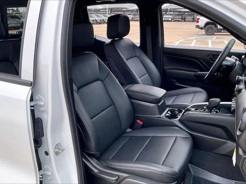 Used 2025 Chevrolet Colorado Trail Boss image 10