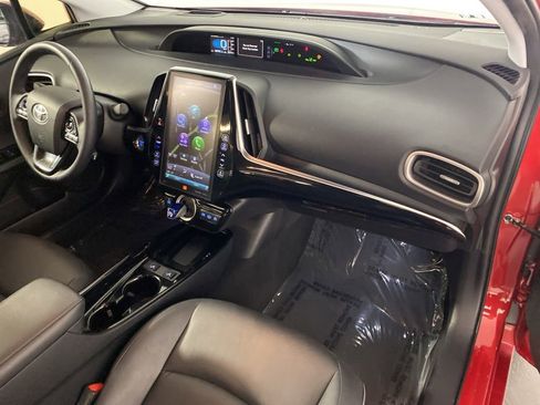 Used 2020 Toyota Prius Prime Limited FWD image 31