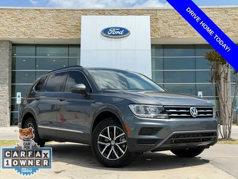 Used 2021 Volkswagen Tiguan SE FWD image 1