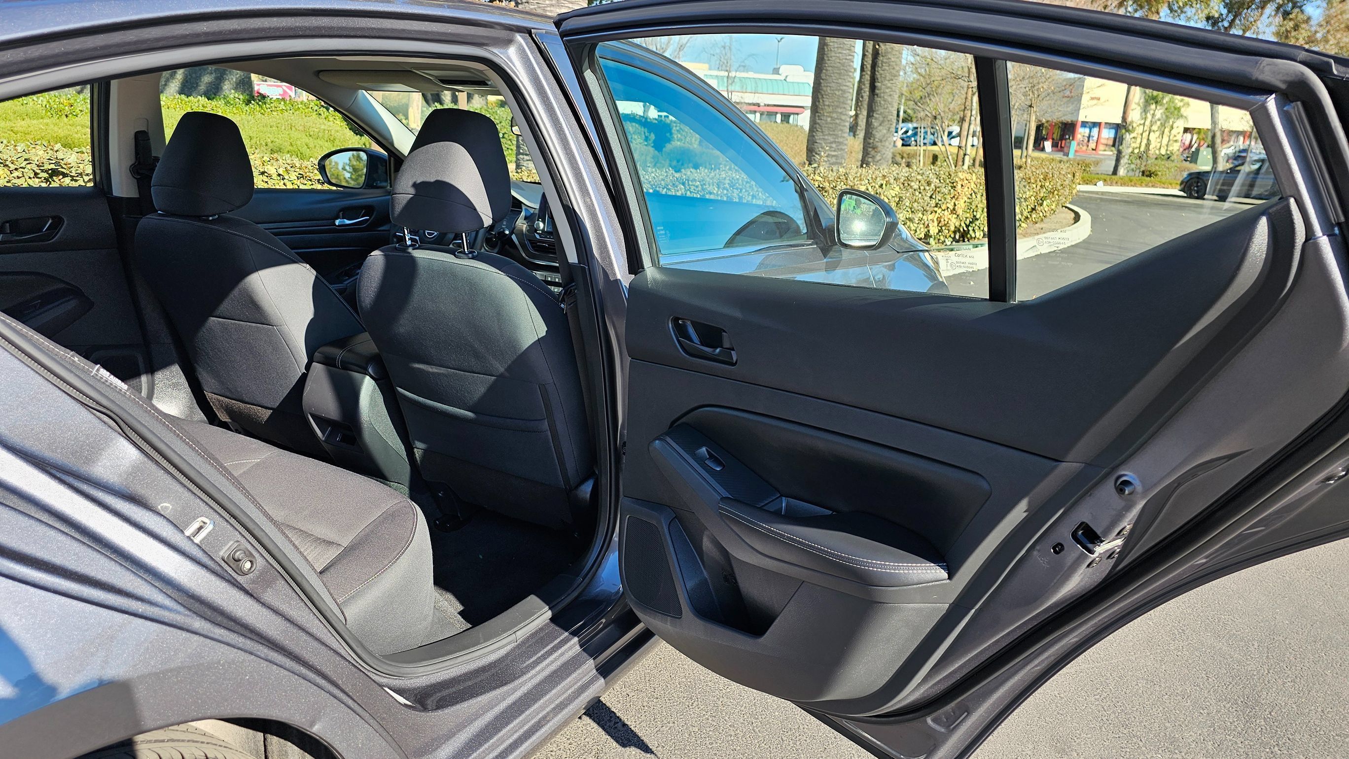 Used 2024 Nissan Altima 2.5 SV FWD image 24