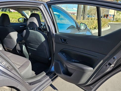 Used 2024 Nissan Altima 2.5 SV image 24