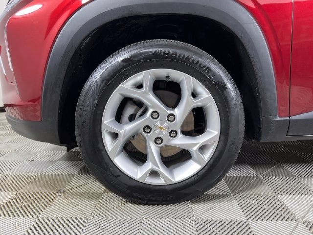Used 2024 Chevrolet Trax LS w/ LS Convenience Package FWD image 25