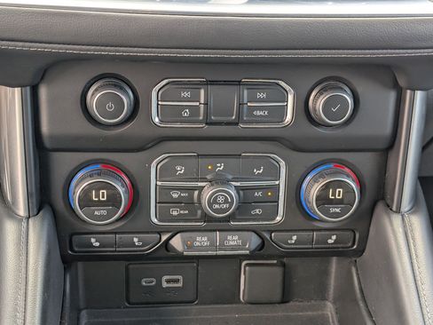 Used 2021 Chevrolet Tahoe LT w/ Luxury Package AWD/4WD image 21