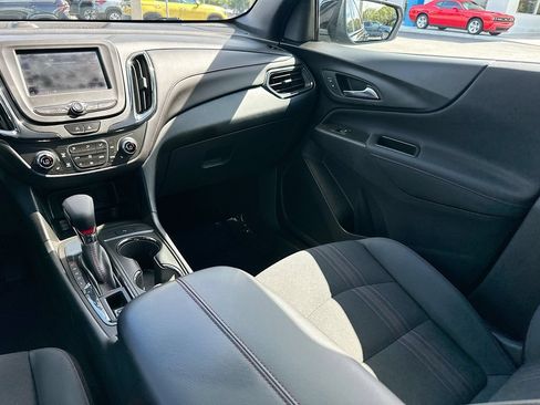 Used 2023 Chevrolet Equinox RS FWD image 22