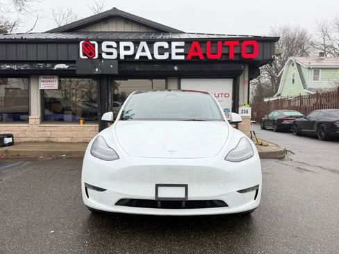 Used 2023 Tesla Model Y Long Range image 2