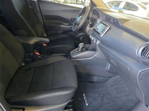 Used 2025 Nissan Kicks Play S image 23