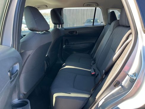 Used 2025 Toyota Corolla Cross LE image 24