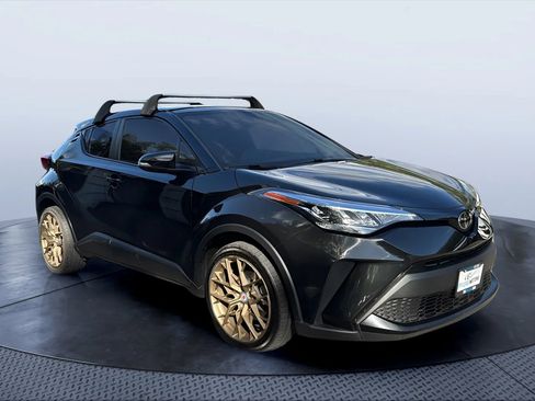 Used 2021 Toyota C-HR LE image 7