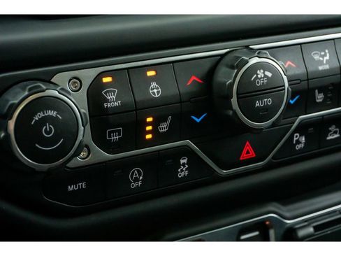 Used 2021 Jeep Wrangler Unlimited Islander image 24