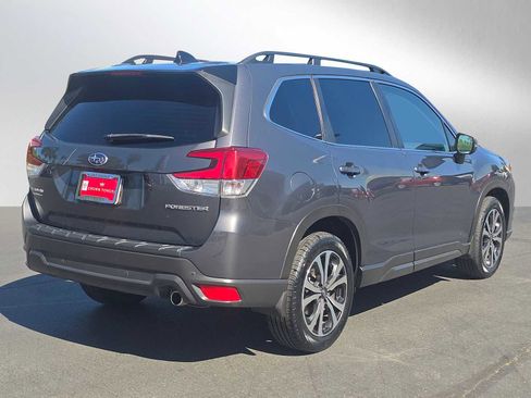 Used 2024 Subaru Forester Limited image 3
