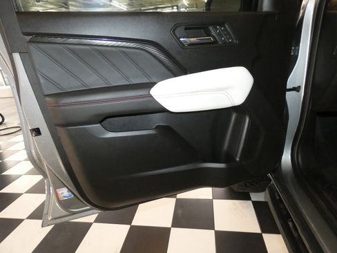 Used 2023 GMC Canyon AT4X image 24