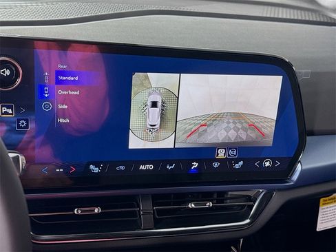 New 2026 Chevrolet Equinox EV LT image 9