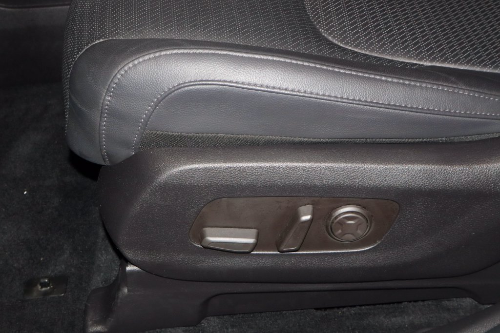 Used 2025 Kia Carnival SX Prestige FWD image 25