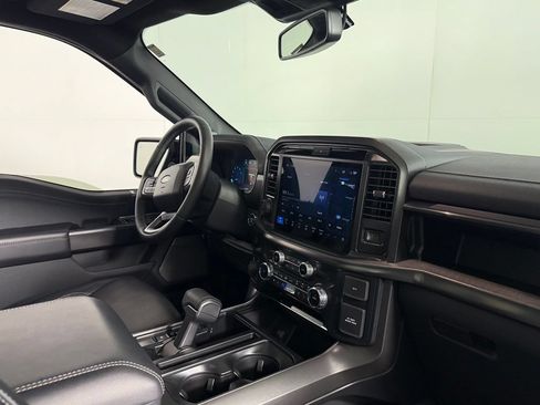Used 2025 Ford F150 Lariat AWD/4WD image 34