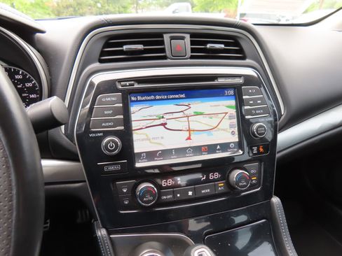 Used 2018 Nissan Maxima SR w/ Midnight Edition FWD image 22