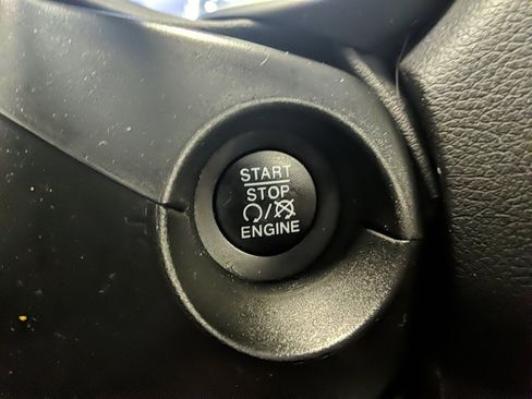 Used 2022 Jeep Renegade Latitude image 25