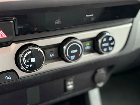 Used 2017 Toyota Tacoma SR5 w/ Tow Package image 34