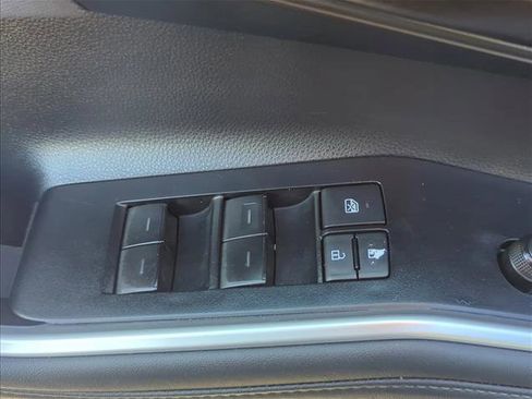 Used 2023 Toyota Highlander L FWD image 8