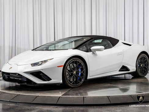 Used 2022 Lamborghini Huracan EVO image 8