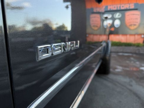 Used 2018 GMC Yukon XL Denali w/ Denali Ultimate Package image 9