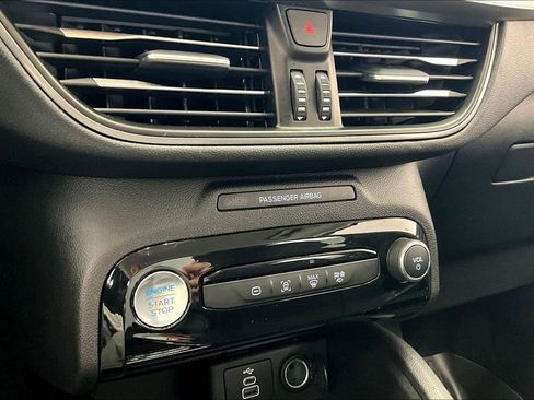 Used 2025 Ford Escape SE image 31