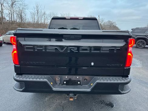 Used 2021 Chevrolet Silverado 1500 Custom w/ LPO, Dark Essentials Package AWD/4WD image 4