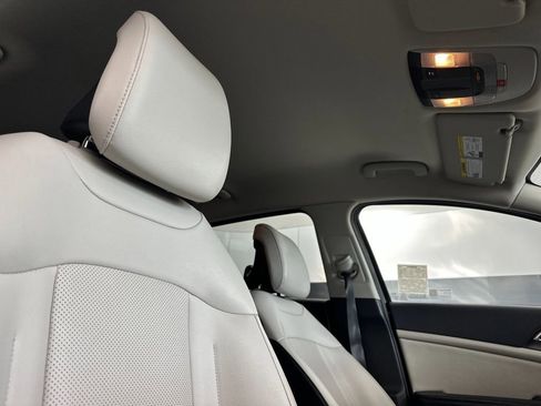 Used 2024 Kia Sportage EX image 16