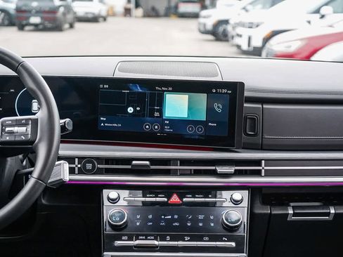 Used 2024 Hyundai Santa Fe Limited image 10