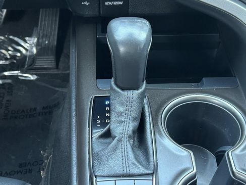 Used 2022 Toyota Camry SE FWD image 19