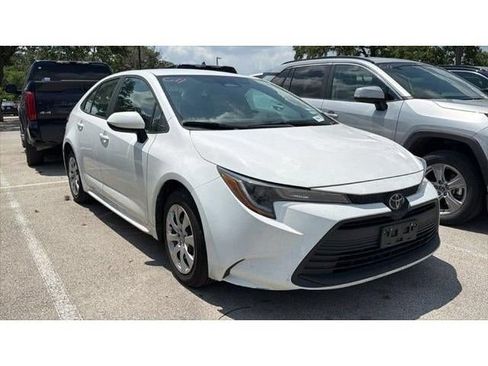 Certified 2024 Toyota Corolla LE FWD image 3