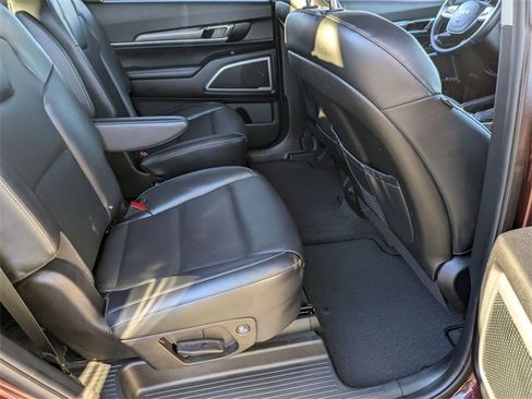 Used 2022 Kia Telluride S image 35