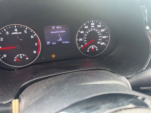 Used 2023 Kia Seltos S FWD image 11