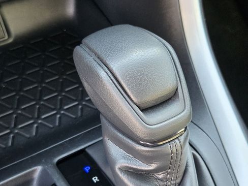 Used 2025 Toyota RAV4 XLE FWD image 21