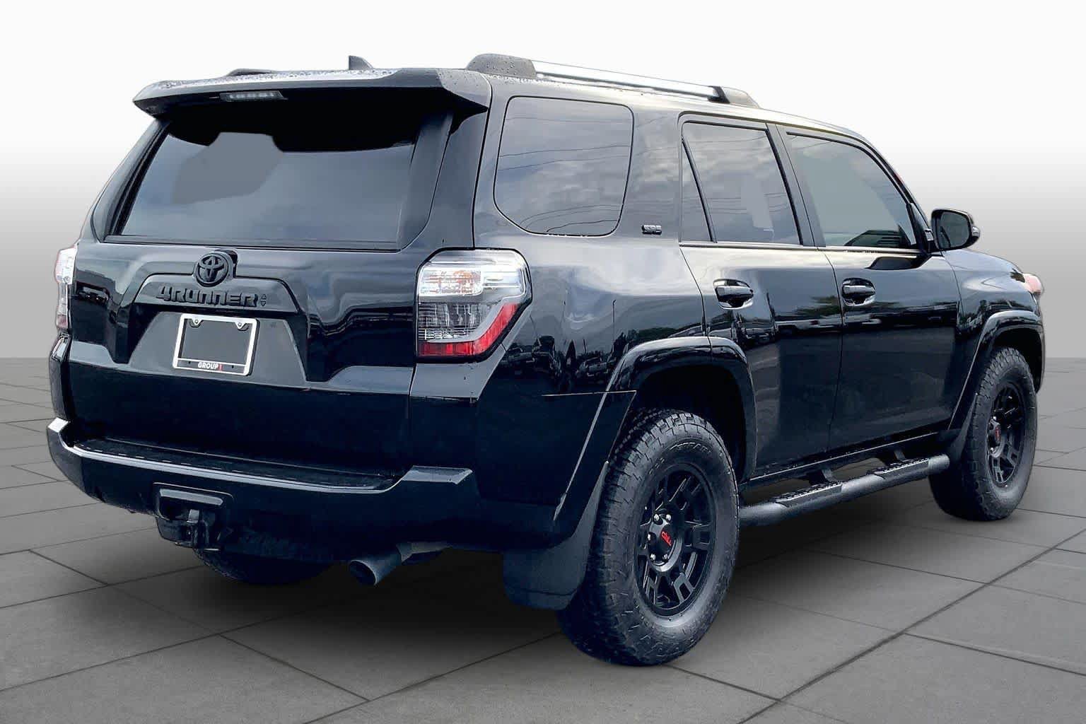 Used 2021 Toyota 4Runner SR5 Premium w/ Moonroof Package RWD image 13