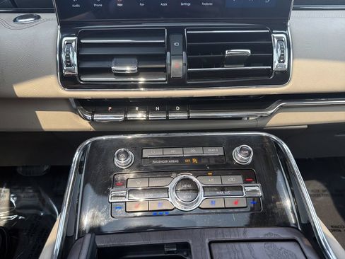Certified 2024 Lincoln Navigator L Reserve AWD/4WD image 26
