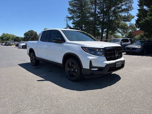 New 2026 Honda Ridgeline Black Edition image 4