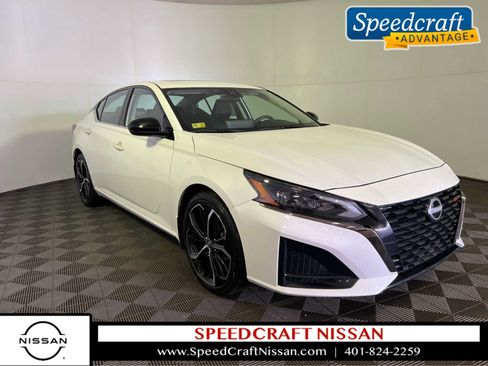 Certified 2024 Nissan Altima 2.5 SR w/ SR Premium Package FWD image 1