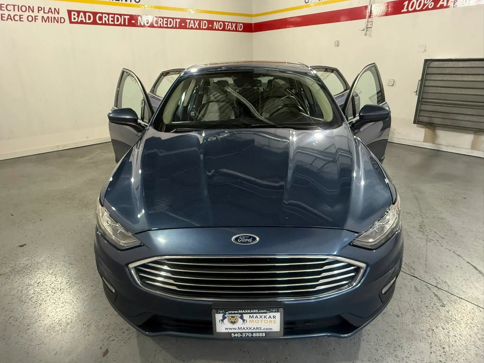 Used 2019 Ford Fusion SE w/ Equipment Group 151A FWD image 13