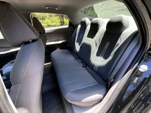 Used 2022 Hyundai Elantra SEL FWD image 19
