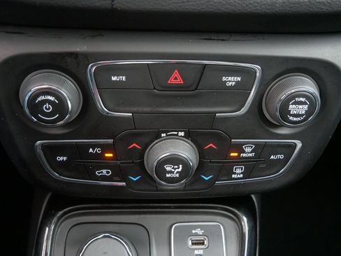 Used 2018 Jeep Compass Limited w/ Navigation Group AWD/4WD image 26