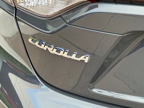 Used 2024 Toyota Corolla SE w/ SE Package FWD image 21