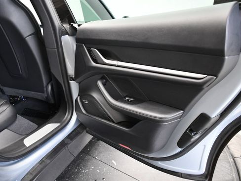 Certified 2025 Porsche Taycan AWD/4WD image 48