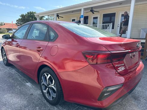 Used 2021 Kia Forte LXS FWD image 3