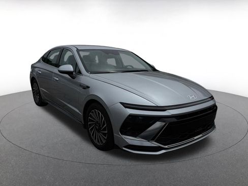 Used 2025 Hyundai Sonata SEL image 2